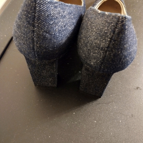 Shoes - Picture 2 of 3